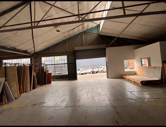 1,192M² WAREHOUSE TO LET IN SEBENZA
